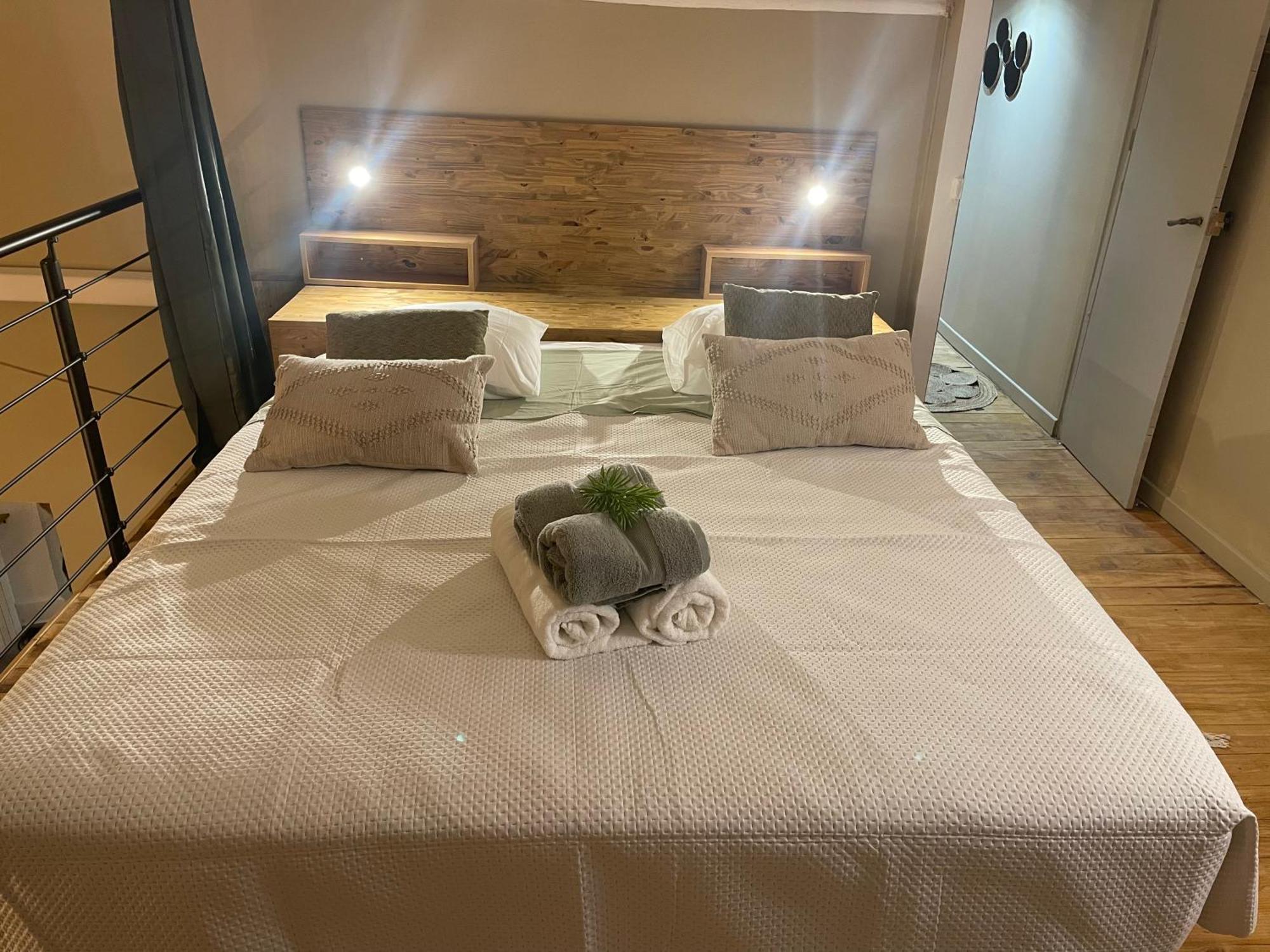 Spacious Loft, Duplex, Old Town, 3 Bedrooms - Easy Check-In Νίκαια Εξωτερικό φωτογραφία